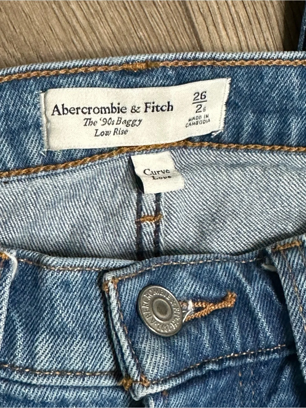 Abercrombie & Fitch 27